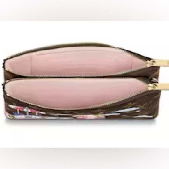 SALE 🌹🦢Louis Vuitton Double
Zip Pochette...Ballerina edition like new w dust bag - Picture 7 of 8